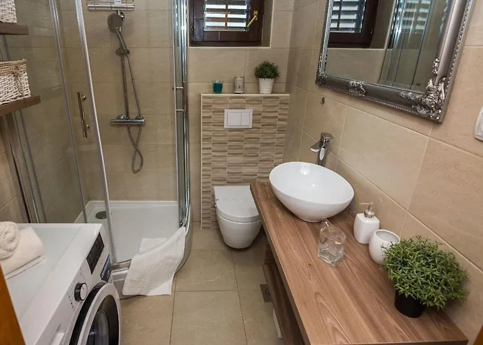 Malcic Apartment Vir