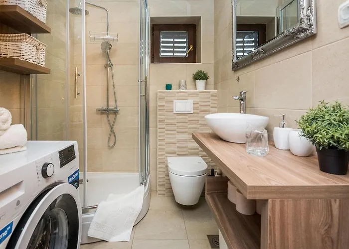 Malcic Apartment Vir