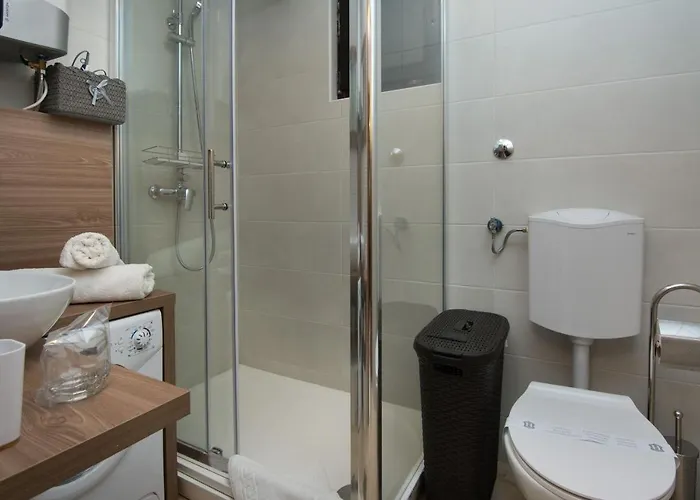 Malcic Apartment Vir